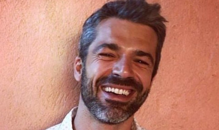 Luca Argentero sorride