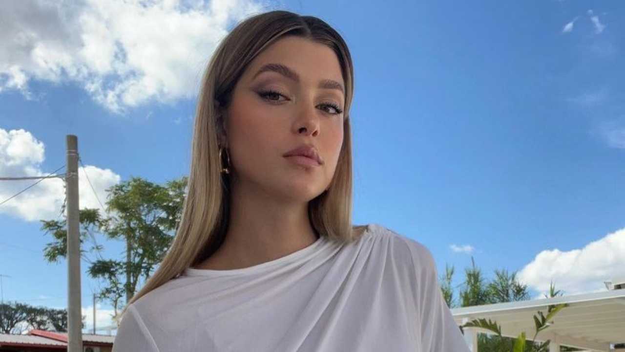 Natalia Paragoni in posa per Dior Beauty